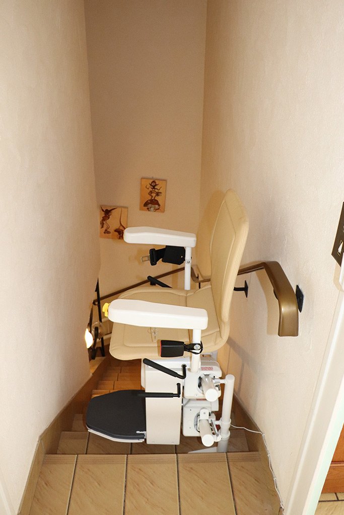 Installation d'un monte-escalier Infinity à Cholet